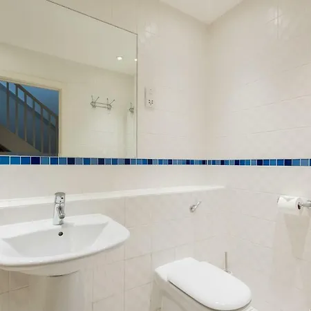 The Clifton Jewel - Trendy 4bdr In Apartment *