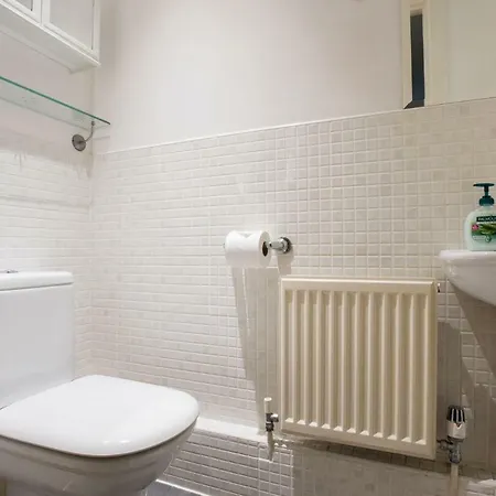 Apartman The Clifton Jewel - Trendy 4bdr In